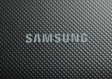 Samsung пуснаха тийзър на нов телефон