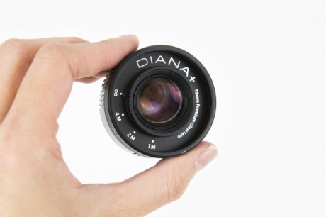Diana представиха lo-fi обектив за DSLR апарати