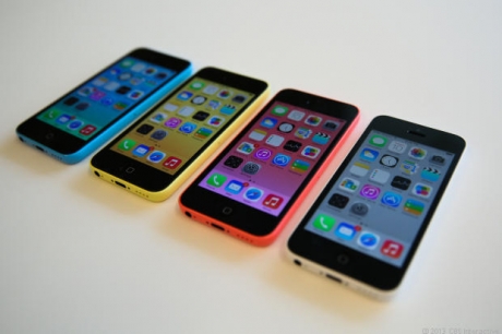 iPhone 5C забавя финализирането на сделката между Apple и China Mobile