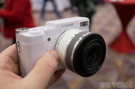 Polaroid показа на CES 2013 новия си Android-фотоапарат iM1836