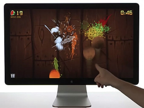 Революционният контролер Leap Motion ще е на пазара през есента