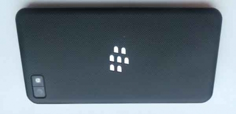 Изтекоха снимки на смартфона BlackBerry Z10