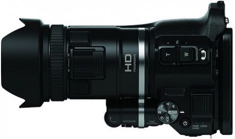 JVC KENWOOD пуска видеокамерата GC-PX100 за заснемане на бързи обекти