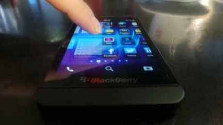 Изтекоха снимки на смартфона BlackBerry Z10