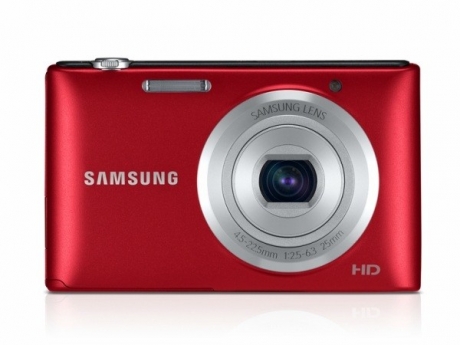 Нов компактен фотоапарат Samsung ST72