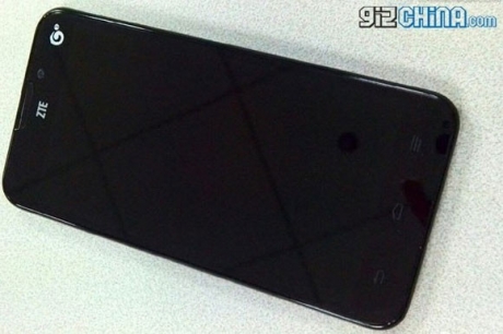 ZTE подготвя конкурент на Huawei G520