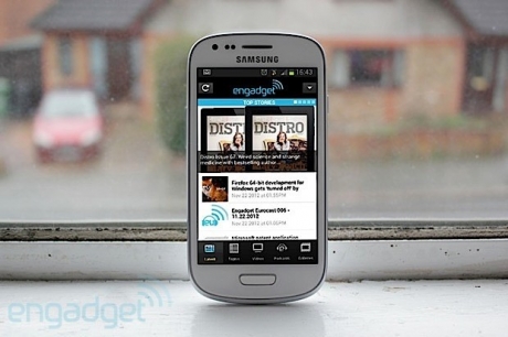 Samsung пускат нова версия на Galaxy S III mini във Великобритания