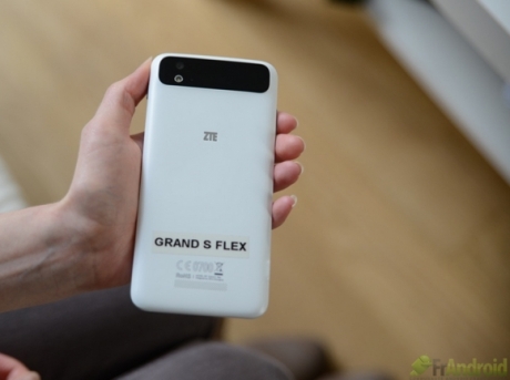„Живи“ снимки на смартфоните ZTE Grand S Flex и Blade G