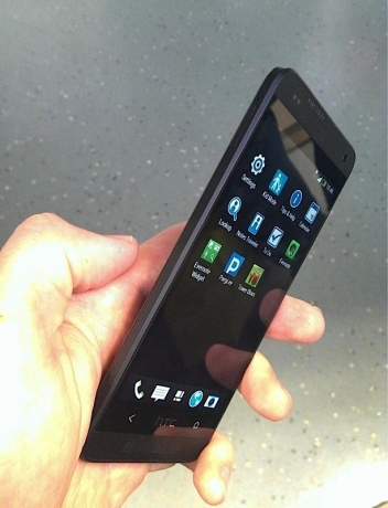HTC One mini: снимки и характеристики