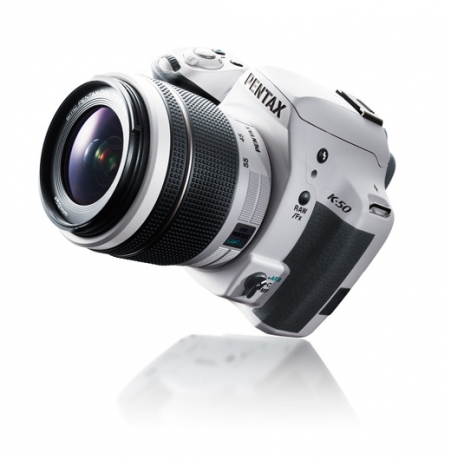 Pentax представиха два нови DSLR апарата