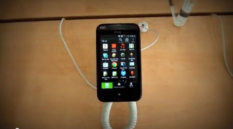 Кратко видео-ревю на бюджетния смартфон HTC Desire 200