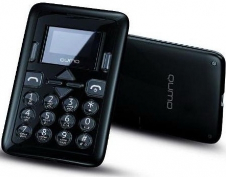 QUMO анонсира миниатюрния мобилен телефон CardPhone със скромна функционалност