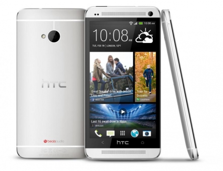 HTC One в продажба другата седмица