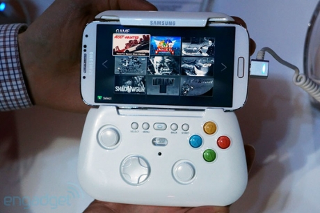 Приставка прави от Galaxy S4 гейм конзола