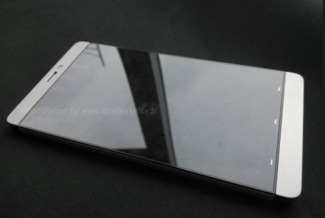 Свръхмощният Xiaomi MI-3 копира дизайна на HTC One