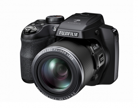 Fuji представи FinePix S8400W