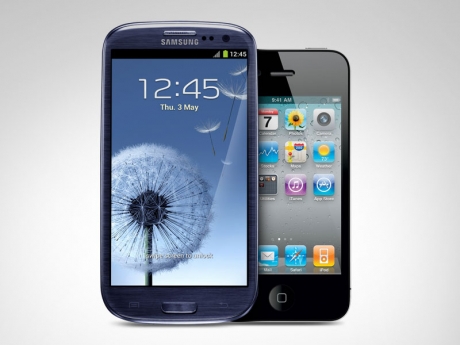 Собствениците на iPhone и Galaxy S III си приличали