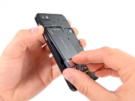Оцениха BlackBerry Z10 високо по отношение на възможността си за ремонт