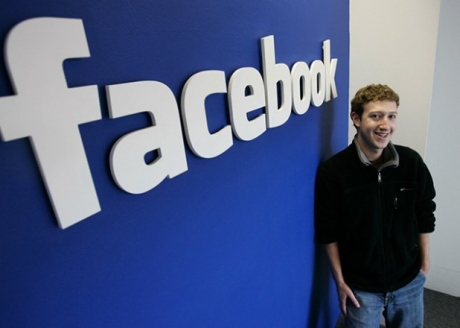 Социалната мрежа Facebook започва да губи потребители