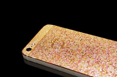 Ексклузивни iPhone 5 в корпуси от скъпоценни камъни