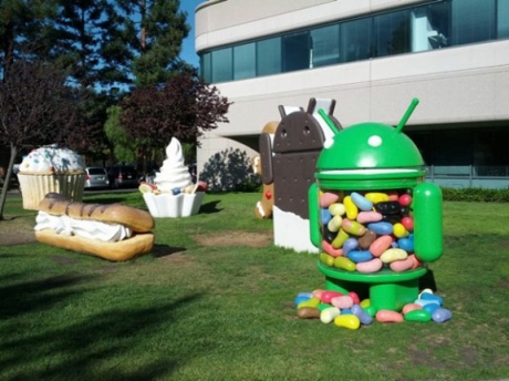 Apple иска да види изходния код на Android