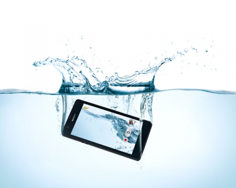 Официално представяне на защитения смартфон Sony Xperia ZR