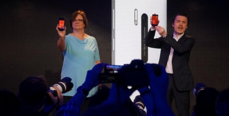 Nokia анонсира официално смартфона Lumia 925