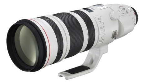 Canon стартираха предварителните поръчки на телеобектива EF 200-400mm f/4L IS USM Extender 1.4x