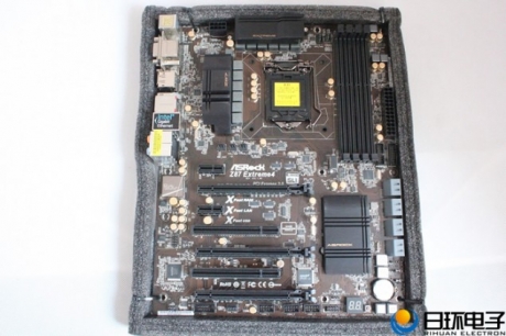 Снимки и характеристики на дънните платки ASRock Z87 Extreme 4 и Z87 Pro 3