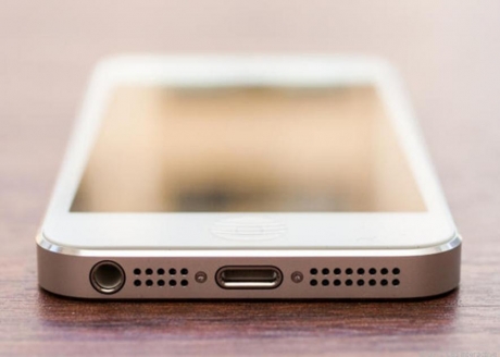 Apple iPhone 5S с 4-инчов дисплей ще се появи чак през септември