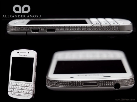 Британски ювелир украси смартфона BlackBerry Q10 в злато и диаманти на стойност 20 000 паунда