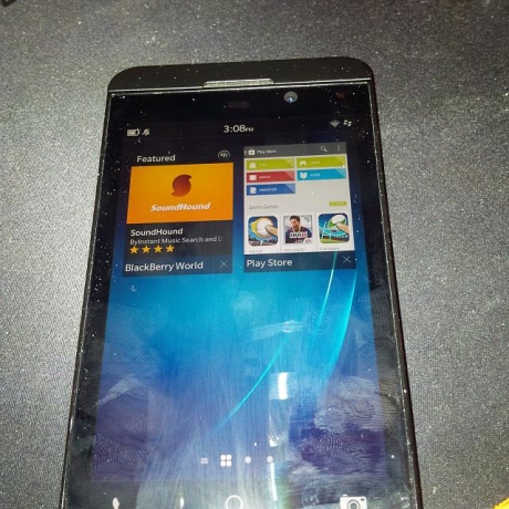В Blackberry OS 10.2.1 ще могат да се инсталират приложения от Google Play?