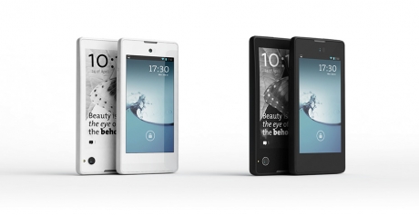 YotaPhone – на международния пазар преди Коледа