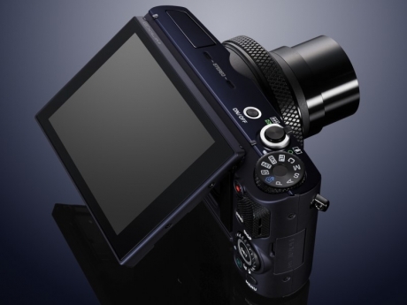 Casio представиха компактния фотоапарат EX-10