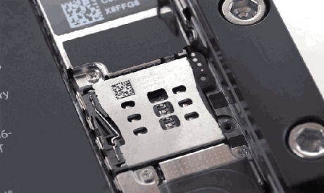Как Apple ремонтират iPhone 5S?