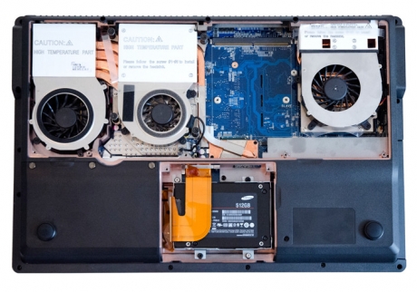 Eurocom предлага портативния суперкомпютър Panther 5SE с 12 ядрения процесор Intel Xeon E5-2697 v2
