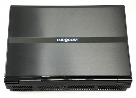 Eurocom предлага портативния суперкомпютър Panther 5SE с 12 ядрения процесор Intel Xeon E5-2697 v2