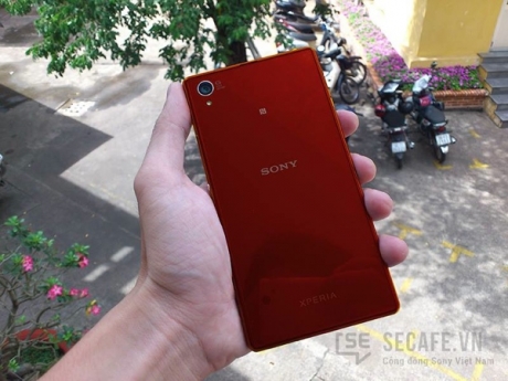 Смартфонът Sony Xperia Z1 е забелязан в червен цвят и с Android 4.4 KitKat