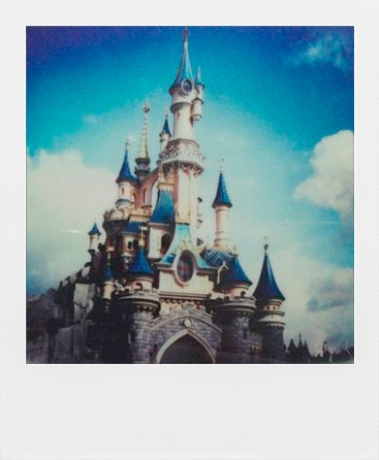 The Impossible Project пуснаха на пазара първия си фотографски филм