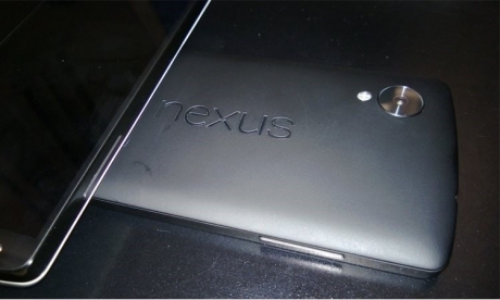 Google Nexus 5 на снимки и всички характеристики