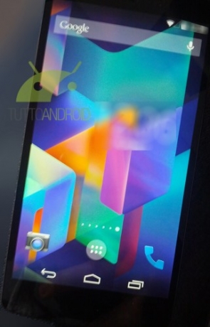Изтекли снимки на Nexus 5 демонстрират интерфейса в KitKat