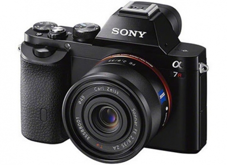 Изтекоха снимки на новия пълнокадров апарат Sony A7