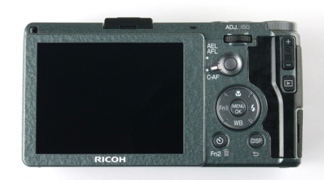 Ricoh представи лимитирана версия на фотоапарата GR