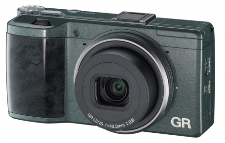 Ricoh представи лимитирана версия на фотоапарата GR