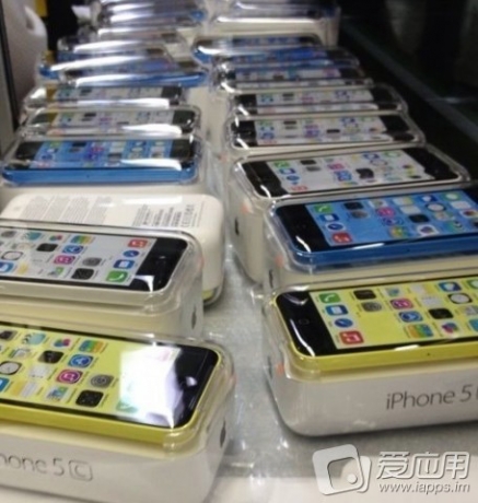 Нови снимки на Apple iPhone 5C (обновена)