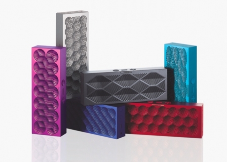 Jawbone представиха мобилния Bluetooth говорител Mini Jambox