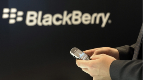 BlackBerry иска да реши бъдещето си преди ноември