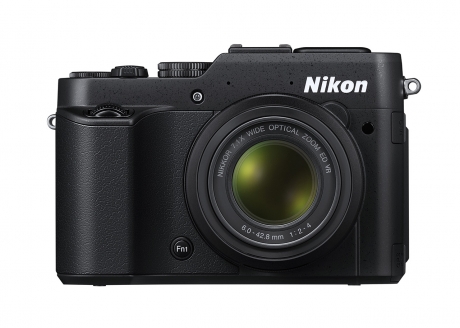Nikon представиха фотоапарата Coolpix P7800