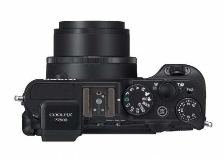 Nikon представиха фотоапарата Coolpix P7800