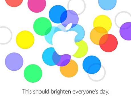 Apple украси кампуса си в Купертино за предстоящия анонс на iPhone 5S и iPhone 5C